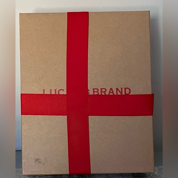 Lucky Brand Scarf and Hat Boxed Set - Picture 2 of 5